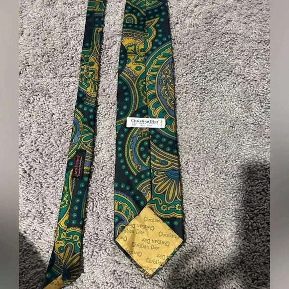 CHRISTIAN DIOR neck tie. Like new. All silk - Picture 1 of 6
